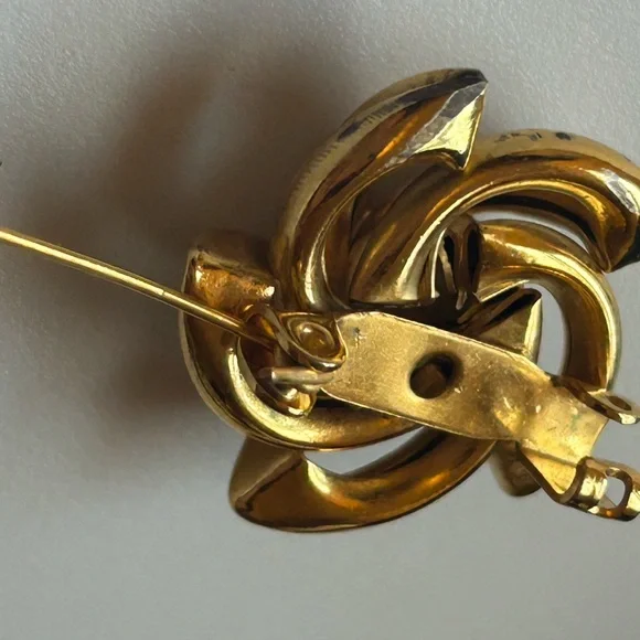 Vintage Gold Tone Abstract Flower Brooch Modernist Costume Jewelry Gifts Estate - Picture 5 of 6